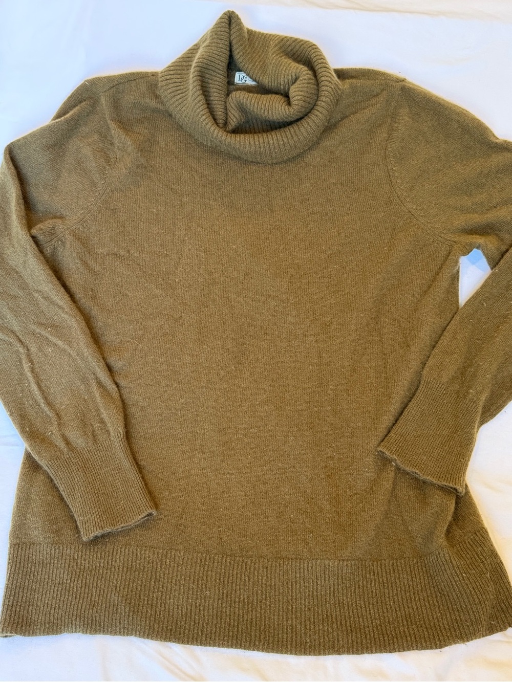 100% Cashmere DG2 Diane Gilman Turtleneck Sweater Olive Green Pullover